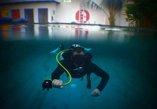 PADI Pro Kurs Schwimmbad Sitzungen