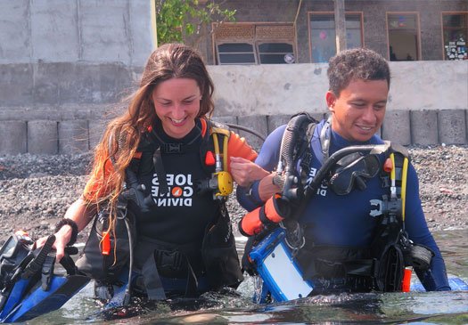 We offer a wide range of PADI courses