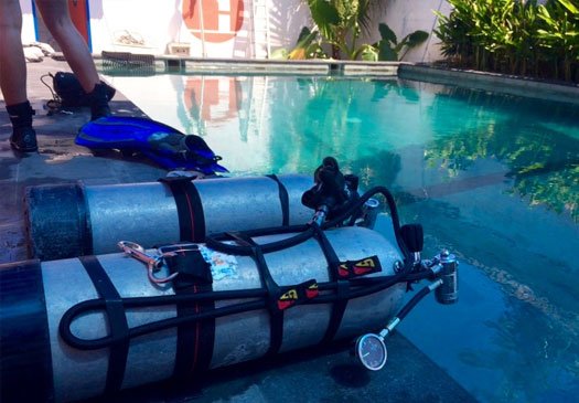 When 1 tank is not enough the PADI Sidemount Course
